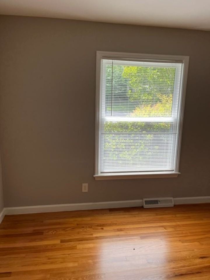 1502 Lafayette Ct - Photo 6 of 10