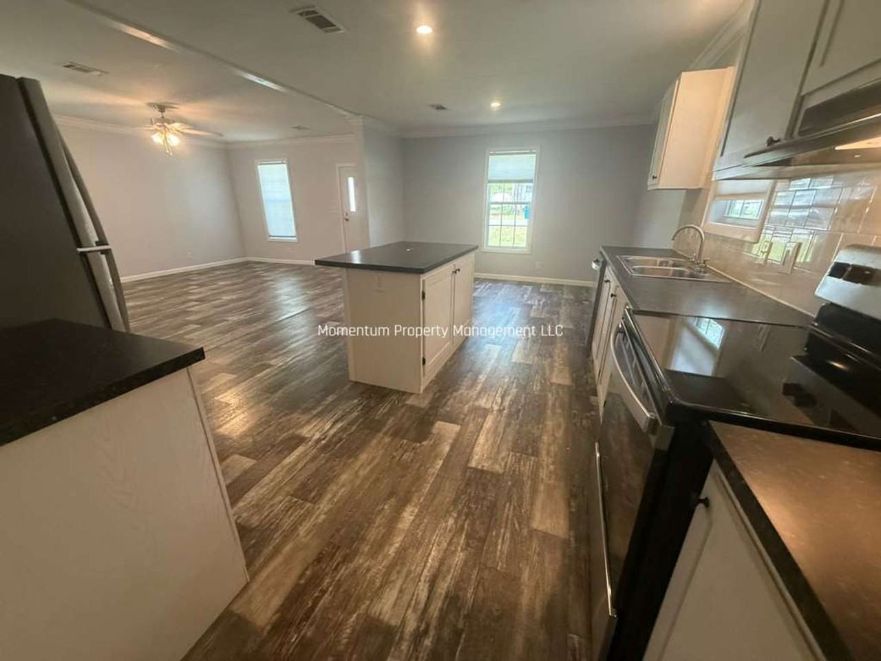 7034 Hilton Dr - Photo 4 of 15