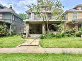 featured image of 1104 Woodward Ave