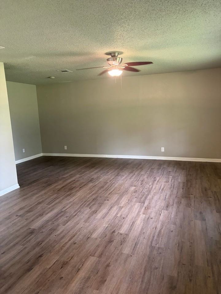 200 Ouida Dr - Photo 2 of 17