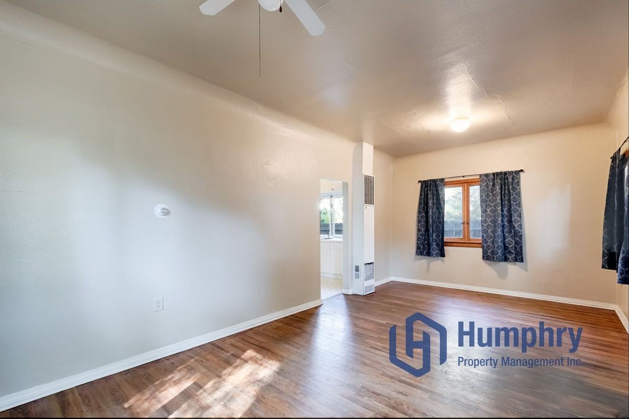 2111 N 34th St - Photo 5 of 20