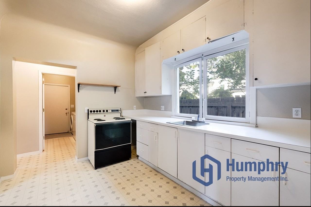 2111 N 34th St - Photo 6 of 20