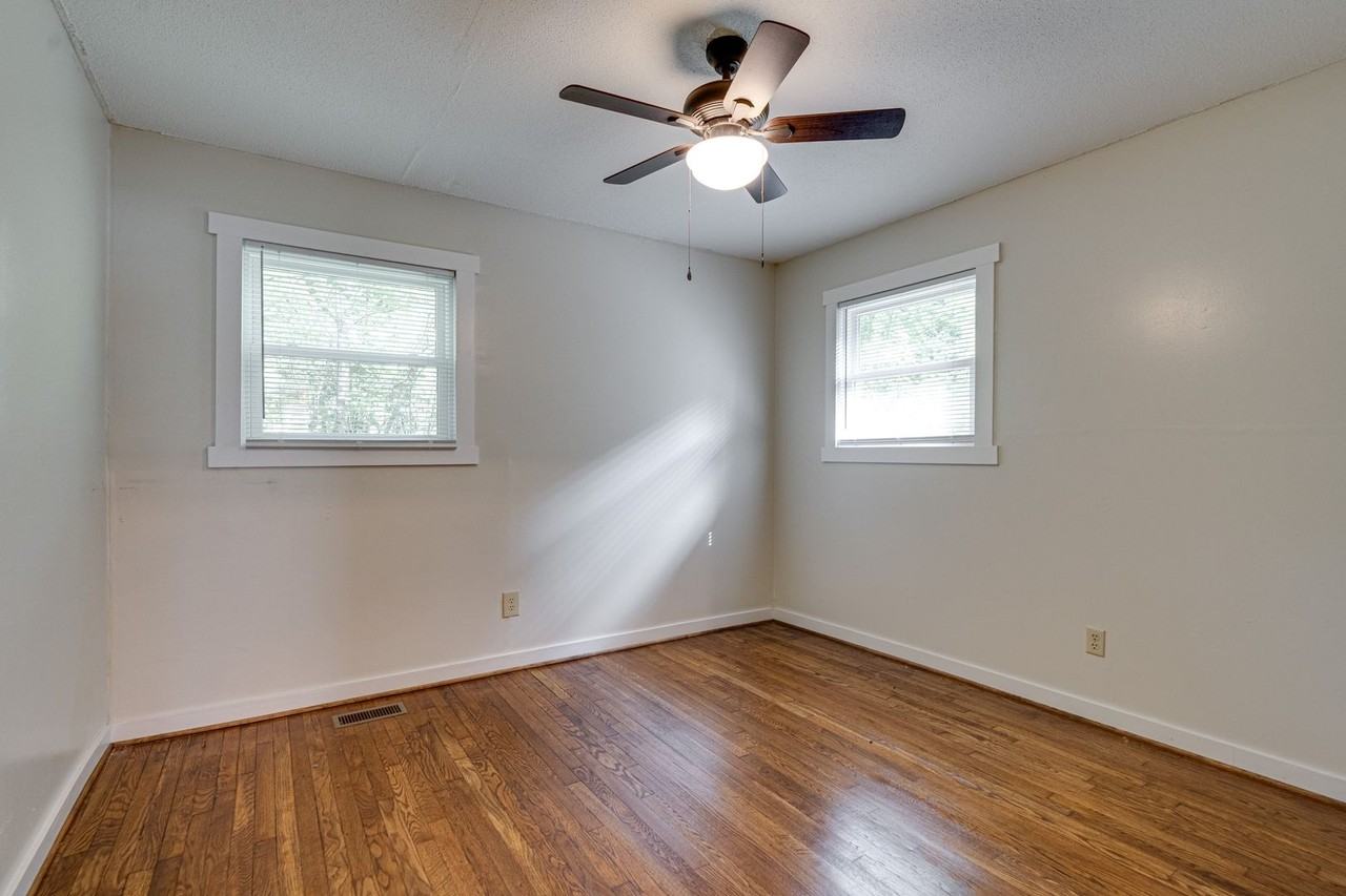 324 Loop Rd - Photo 5 of 25