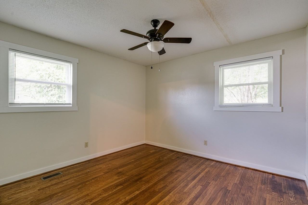 324 Loop Rd - Photo 6 of 25