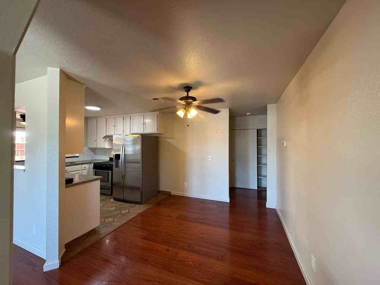 2054 Hyannis Cir - Photo 4 of 28