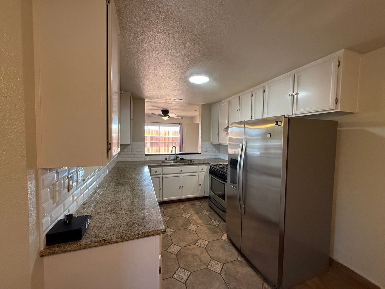 2054 Hyannis Cir - Photo 5 of 28