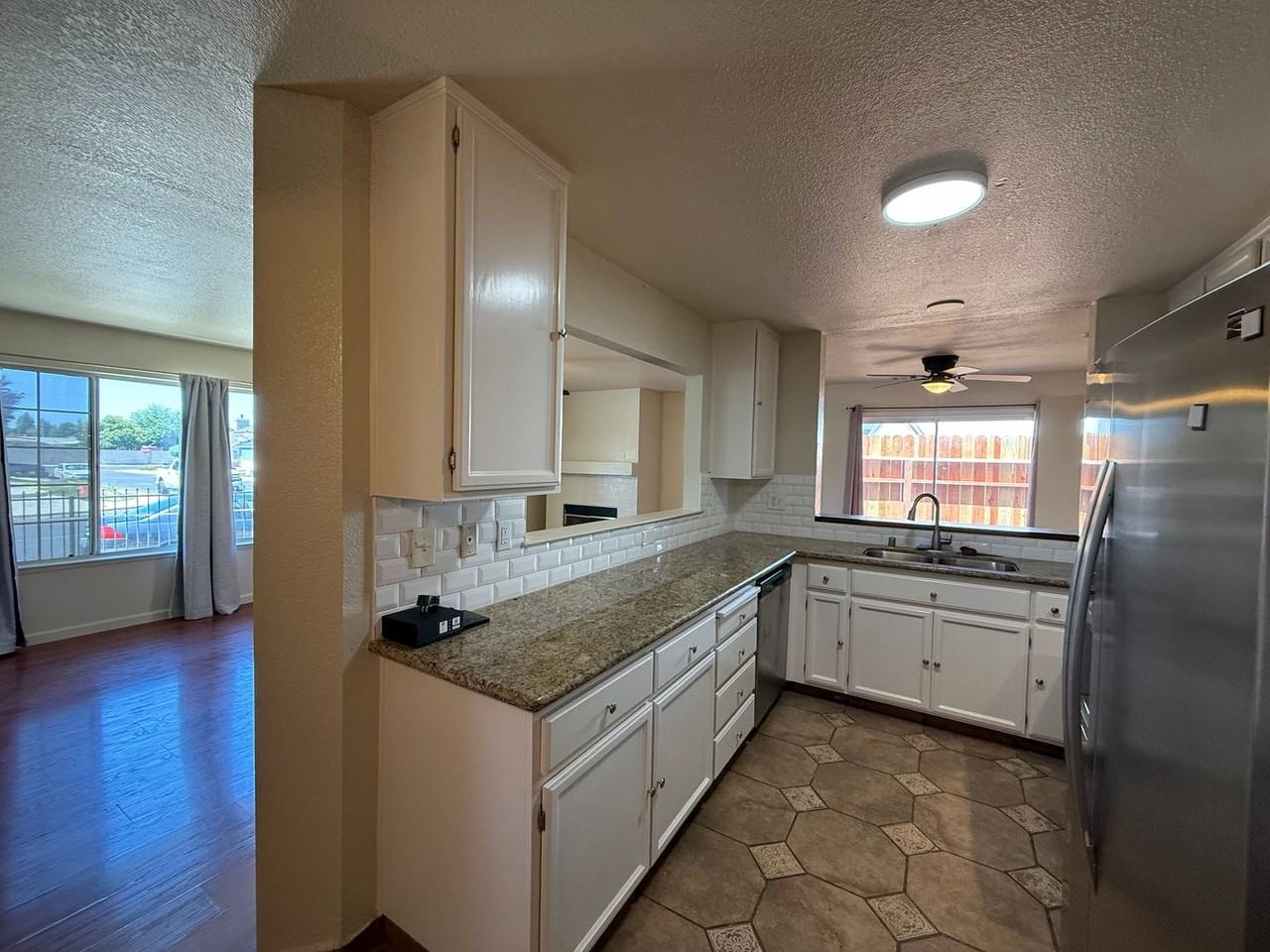 2054 Hyannis Cir - Photo 6 of 28
