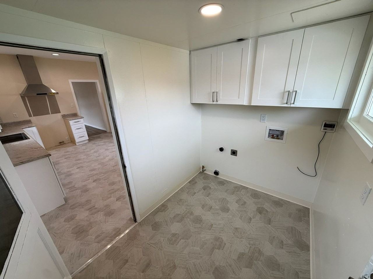 3325 F St - Photo 6 of 25