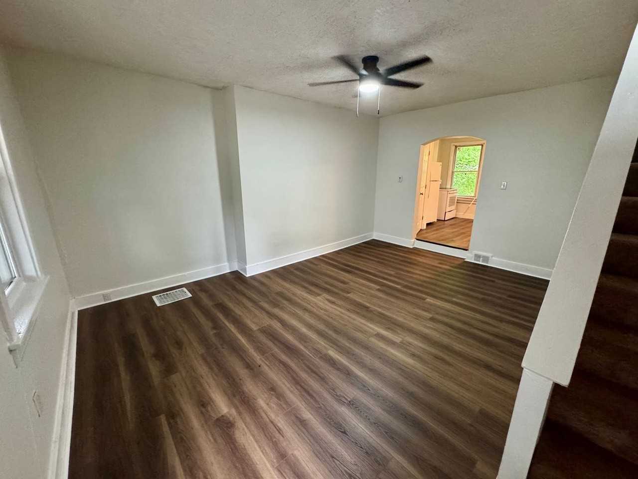 3150 Lecky Ave - Photo 5 of 25