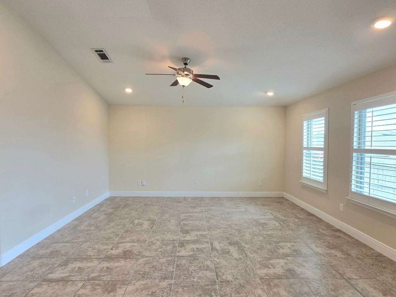5625 Shooting Star Ct - Photo 4 of 18
