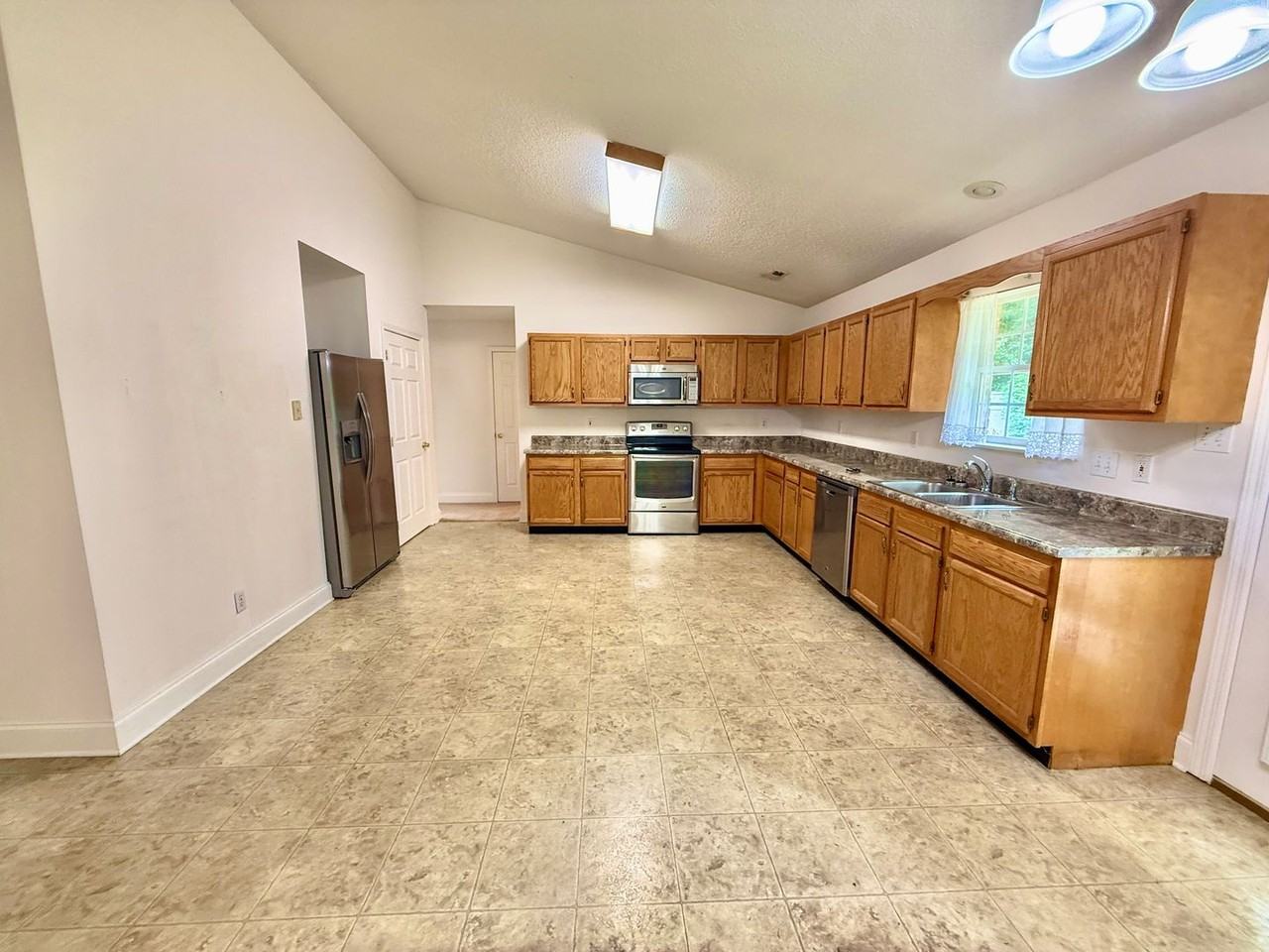 1909 Rommel Dr - Photo 7 of 36