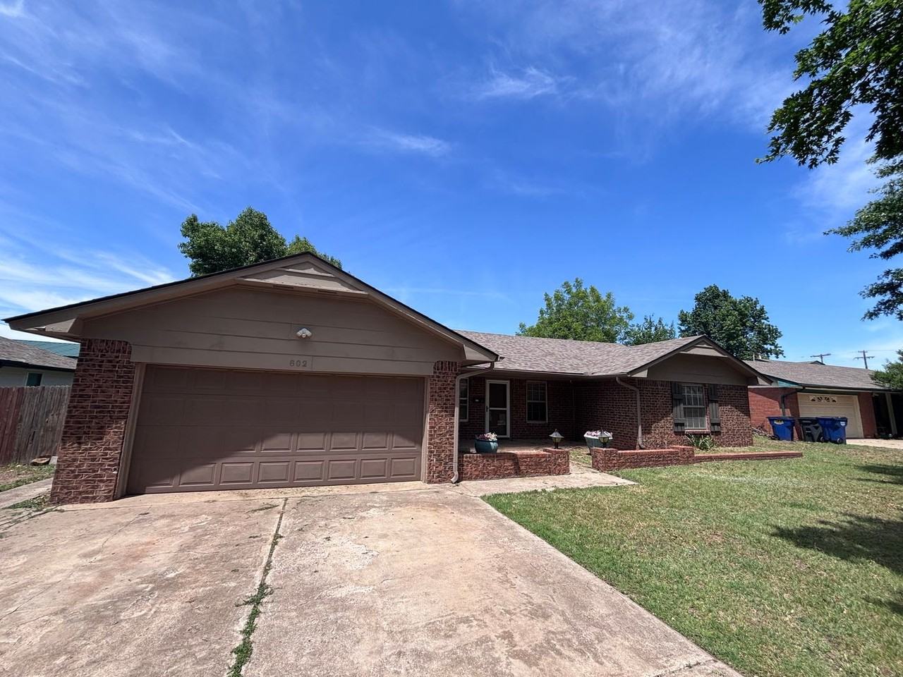 802 Amity Ln - Photo 2 of 39