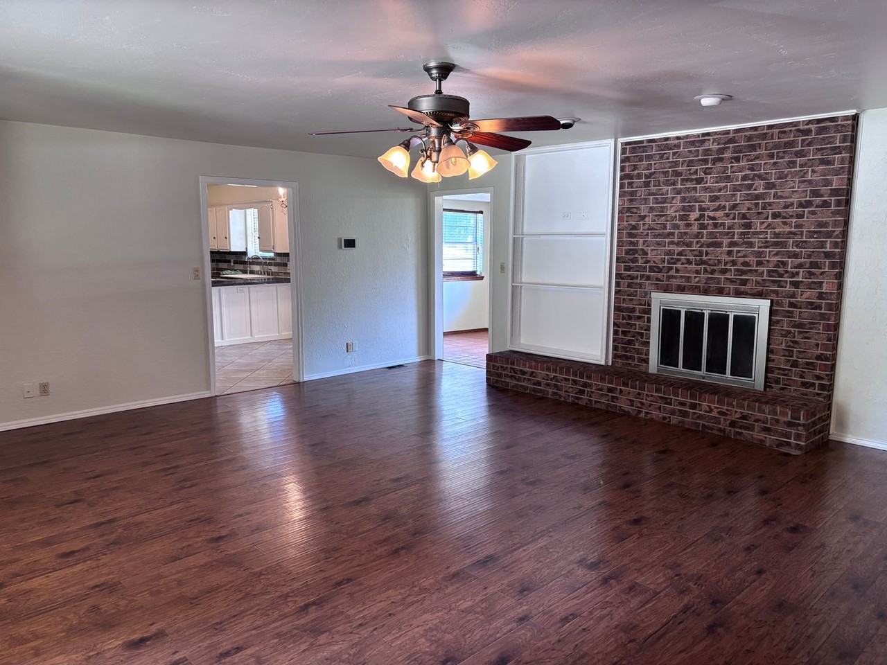 802 Amity Ln - Photo 5 of 39