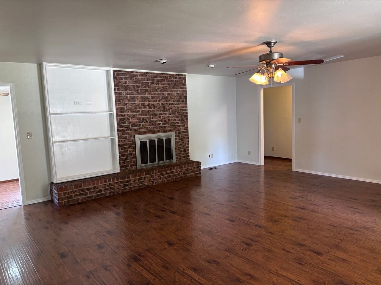 802 Amity Ln - Photo 6 of 39