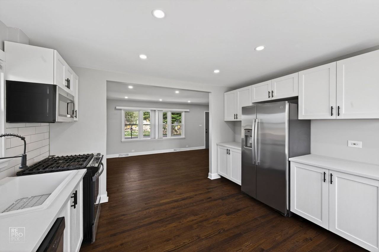 225 Sky Hill Rd - Photo 4 of 14