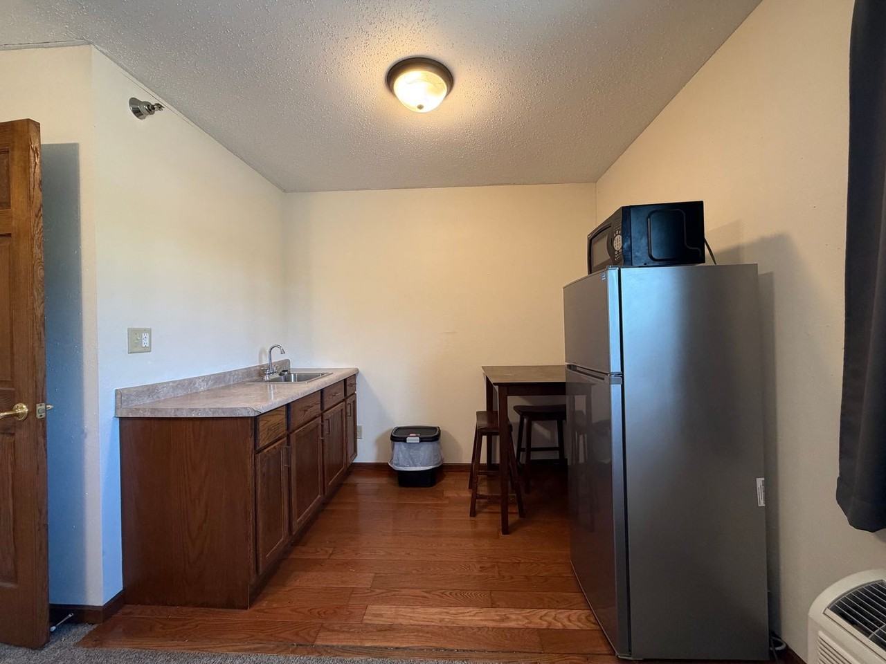 241 Main St - Photo 4 of 10