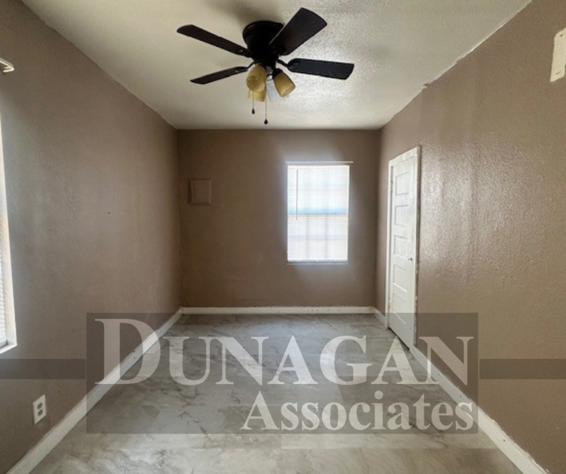 1701 Hill St - Photo 4 of 7