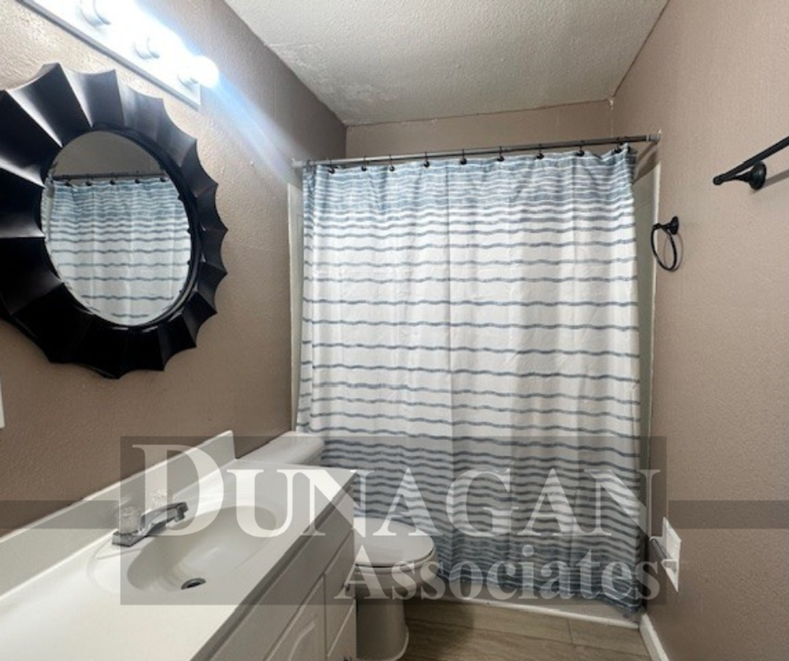 1701 Hill St - Photo 5 of 7