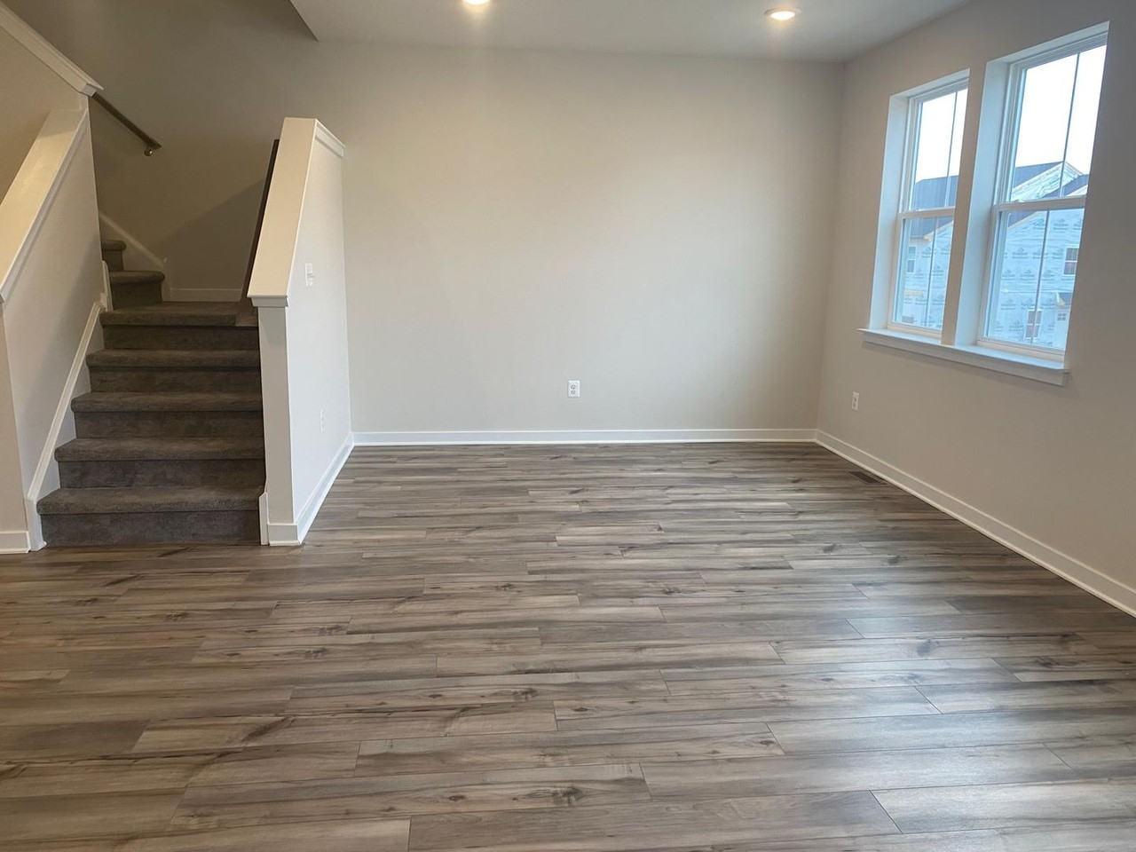 59 Four Leaf Dr - Photo 2 of 7