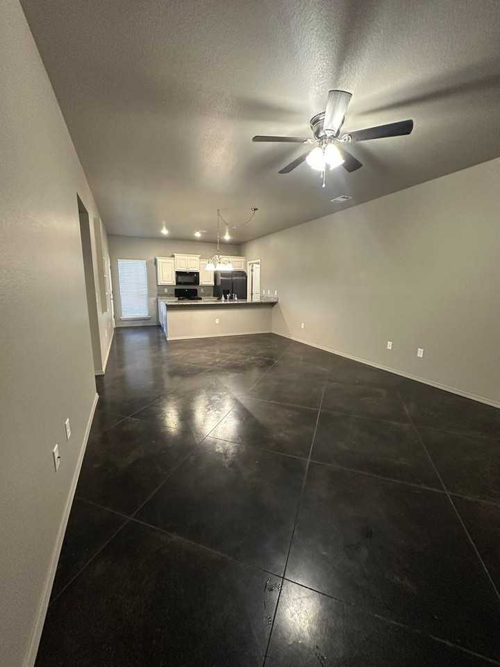 307 Mikeska St - Photo 3 of 16