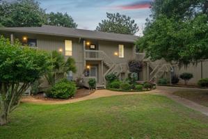 featured image of 2024 Sea Cliff Dr N