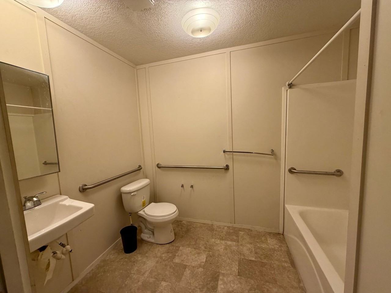3641 T St - Photo 4 of 9