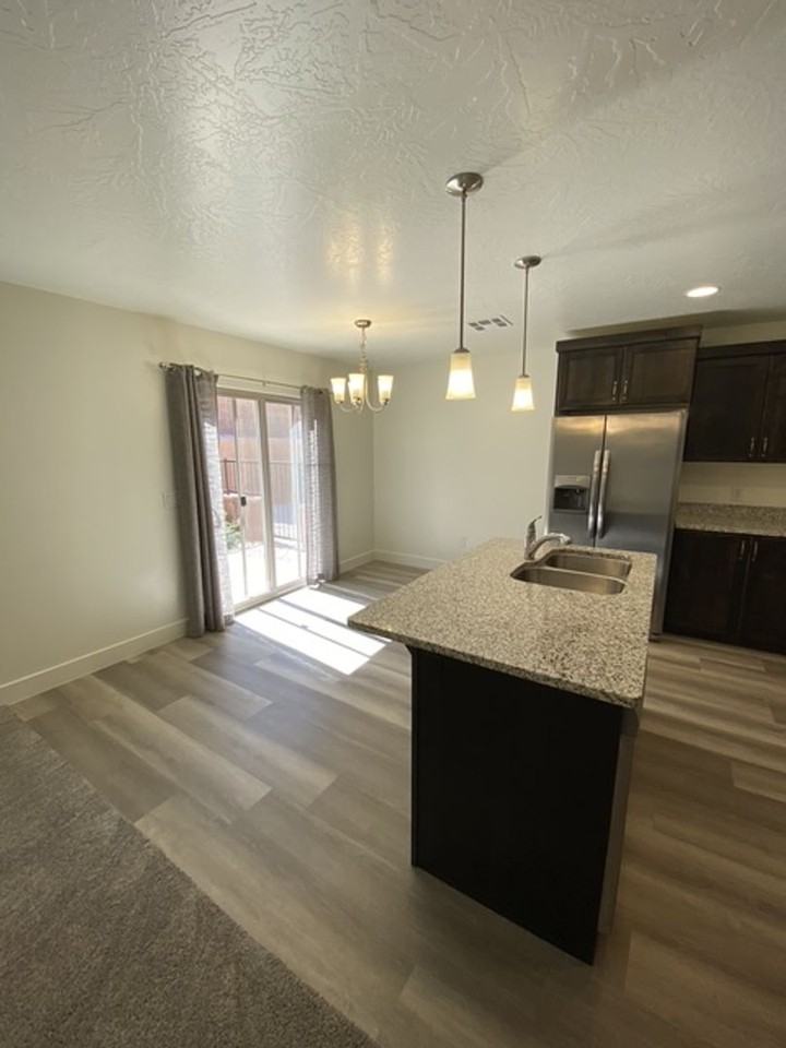 5808 S Challenger Way - Photo 3 of 17
