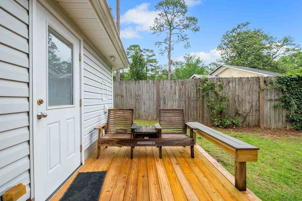 1603 Carruthers St - Photo 3 of 18