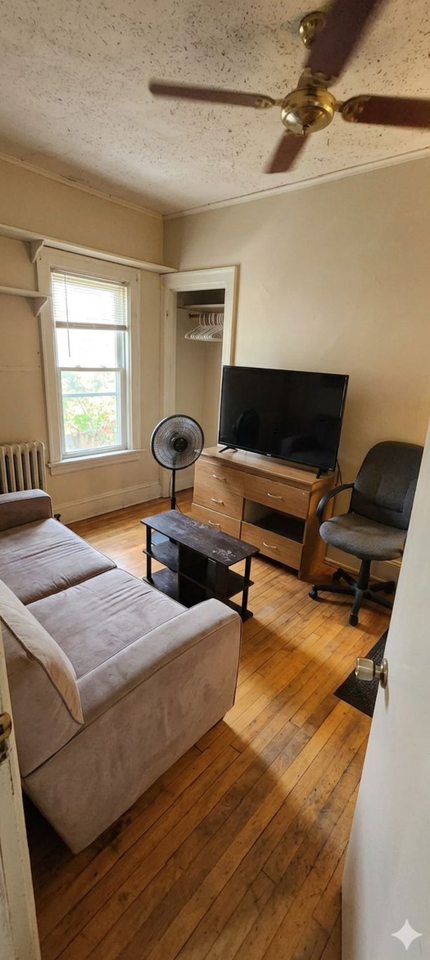 2977 N Downer Ave #2977 - Photo 3 of 10