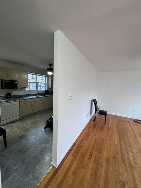 71 Rosedale Ave Uppr #1 - Photo 5 of 29