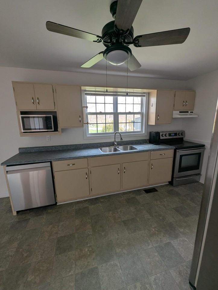 71 Rosedale Ave Uppr #1 - Photo 6 of 29