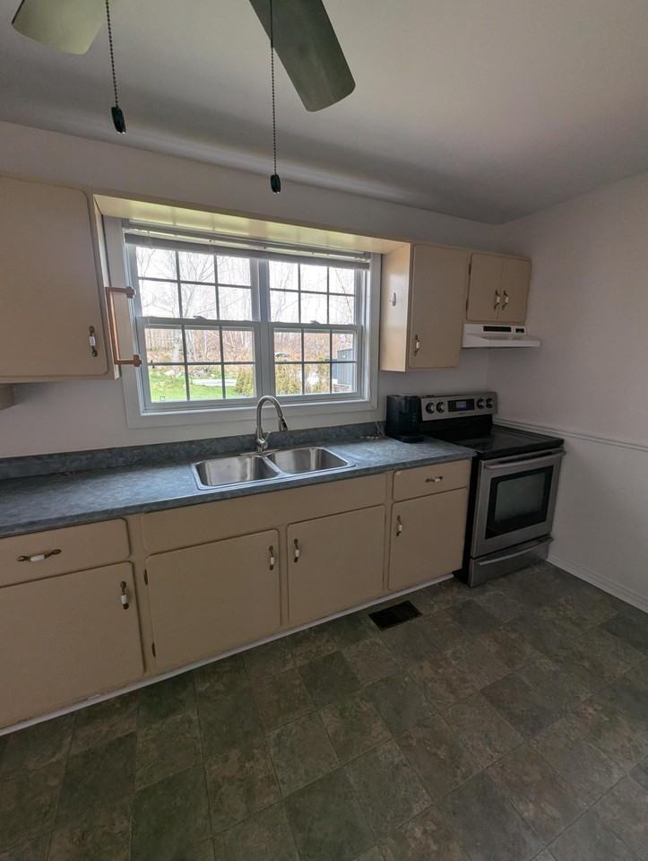 71 Rosedale Ave Uppr #1 - Photo 7 of 29