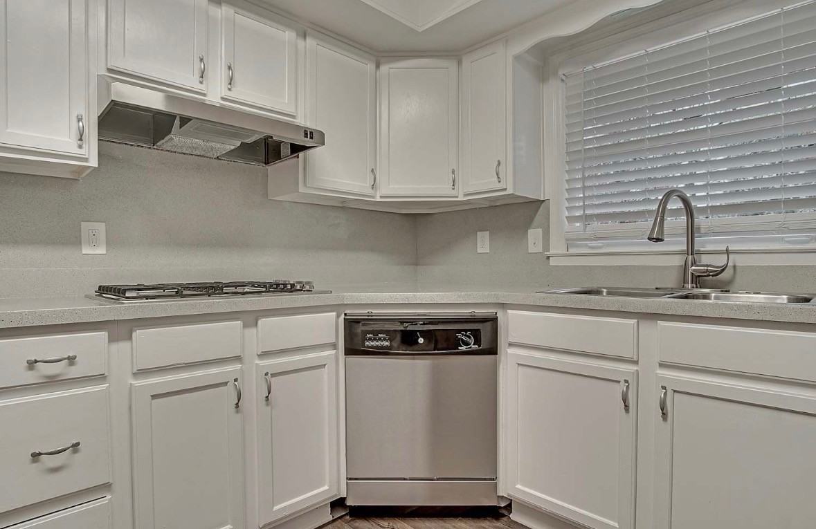 1932 Rosewood Road #7 - Photo 2 of 9
