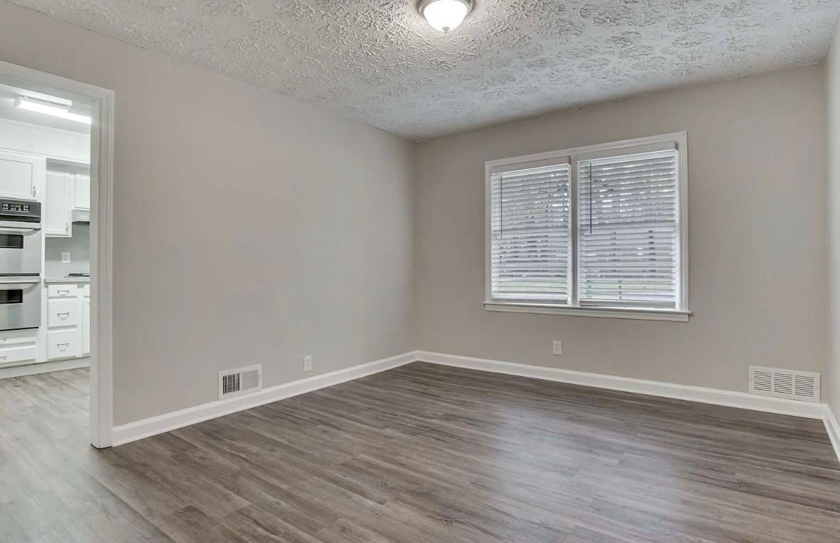 1932 Rosewood Road #7 - Photo 5 of 9