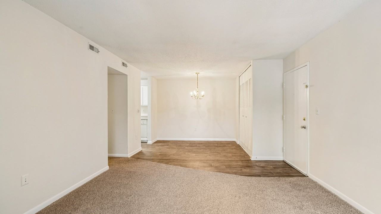 Westchester Key Apartments - Photo 5 of 26