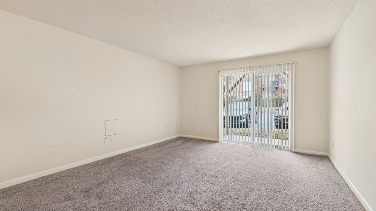 Westchester Key Apartments - Photo 6 of 26
