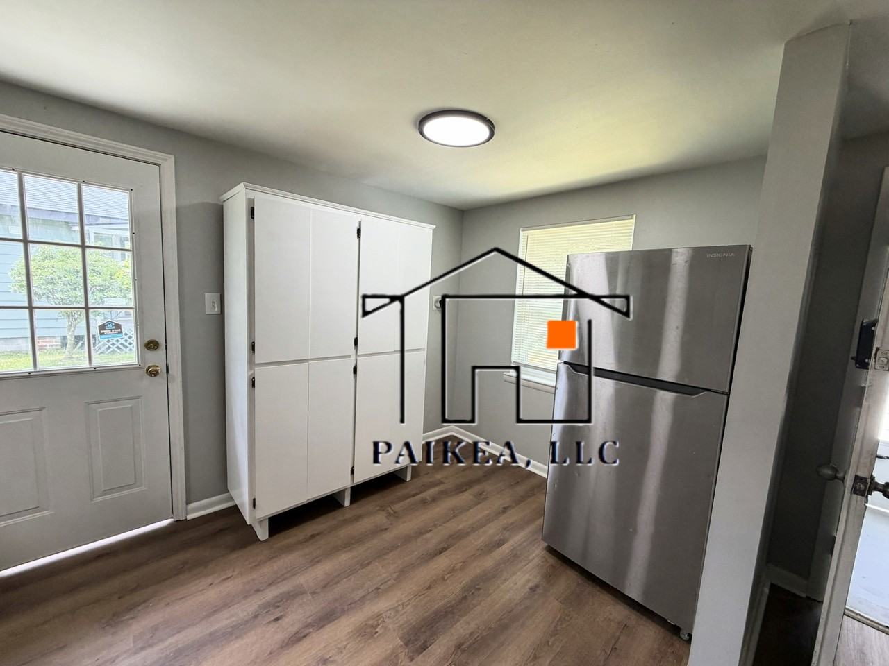 18 Helmken St #1 - Photo 2 of 14