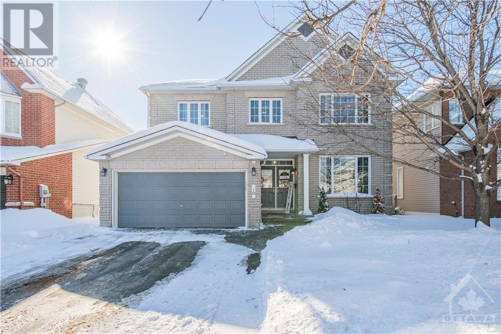 19 Farmfield Cres #1 - Photo 2 of 27