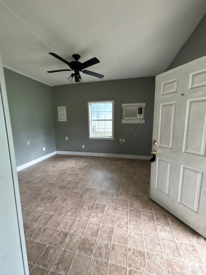 102 Tuxedo Dr #A - Photo 3 of 7