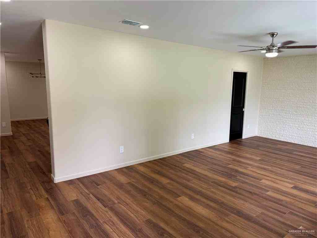 1101 Kerria Ave - Photo 3 of 18