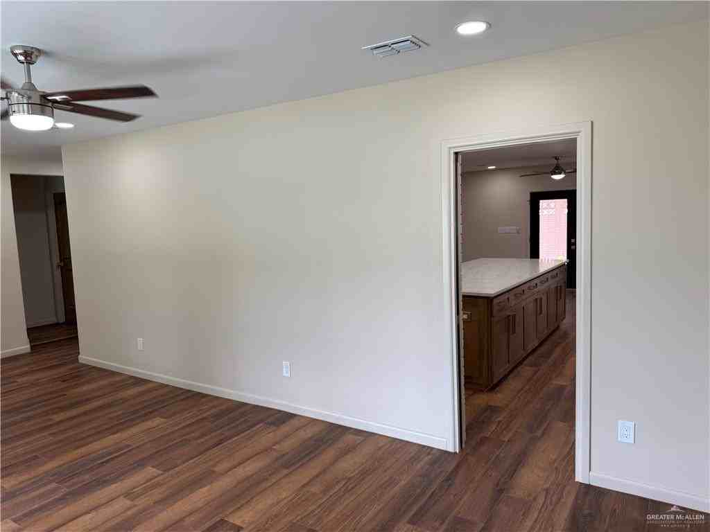 1101 Kerria Ave - Photo 5 of 18