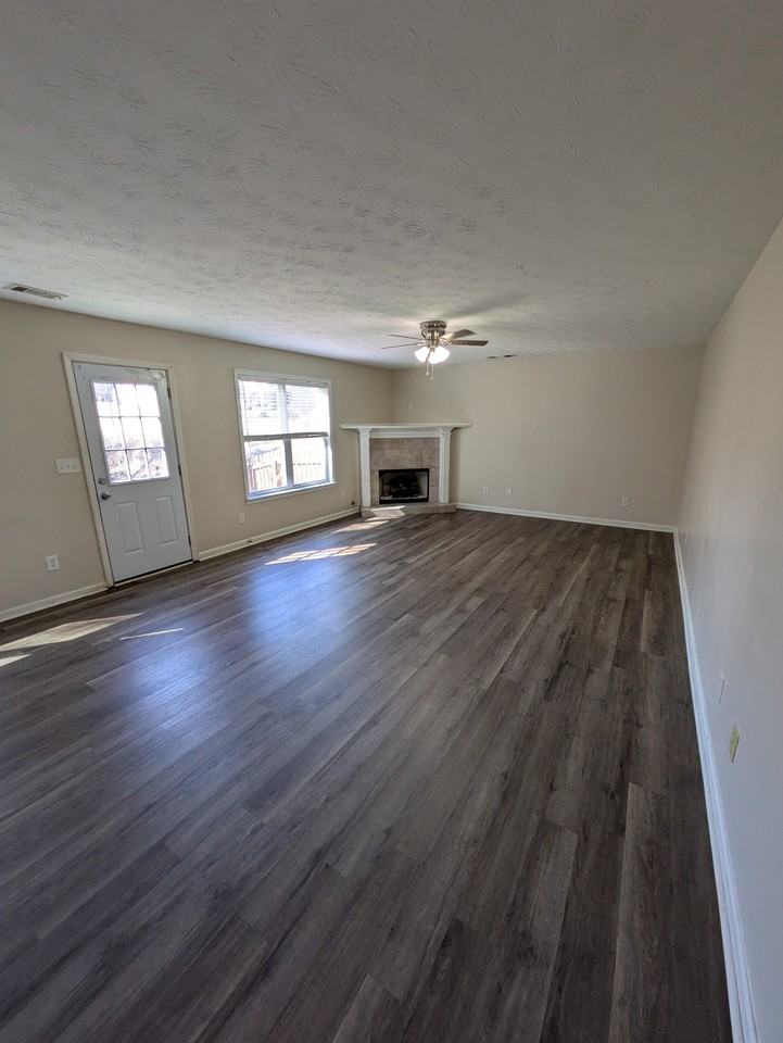 375 Searchlight Dr #375 - Photo 2 of 26
