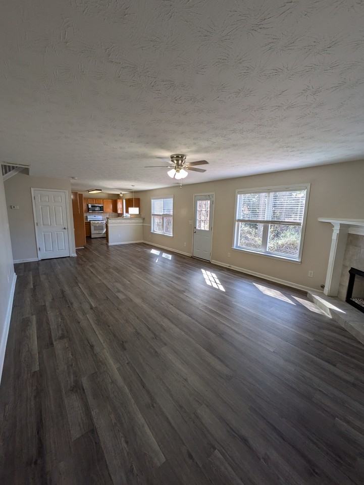 375 Searchlight Dr #375 - Photo 3 of 26