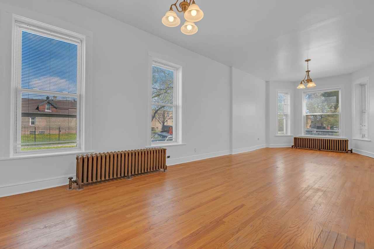 856 N Lawndale Ave Unit 1 - Photo 4 of 22