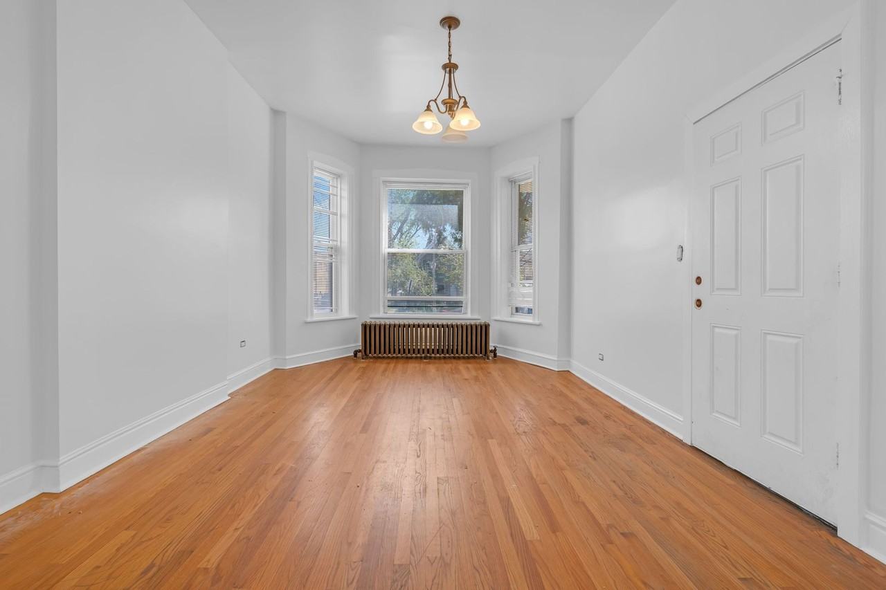856 N Lawndale Ave Unit 1 - Photo 7 of 22