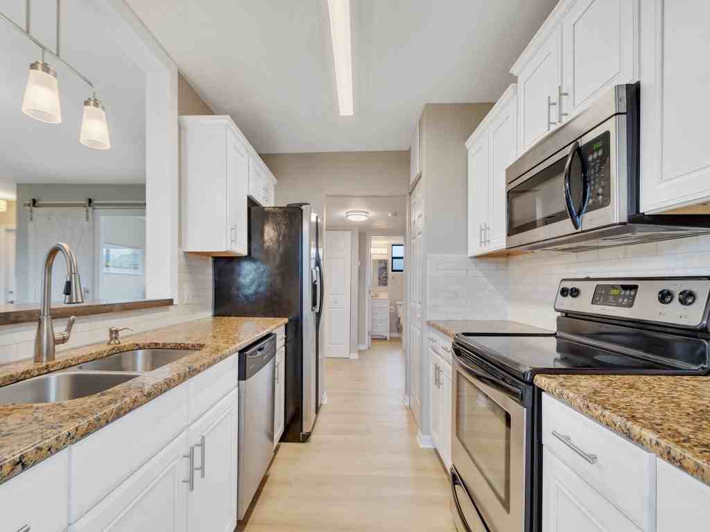 3206 S Lakeview Cir ##105 - Photo 7 of 24