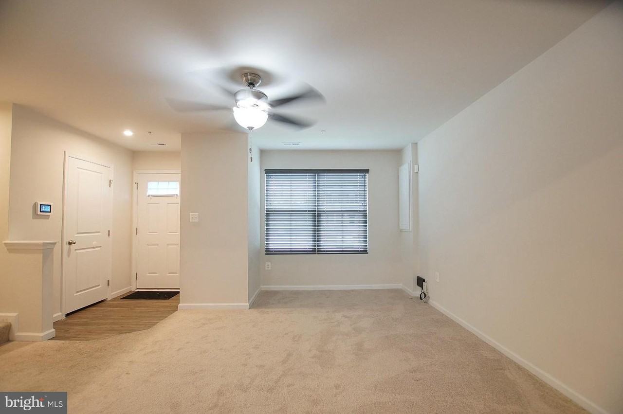 21835 Primrose Willow Ln - Photo 4 of 27
