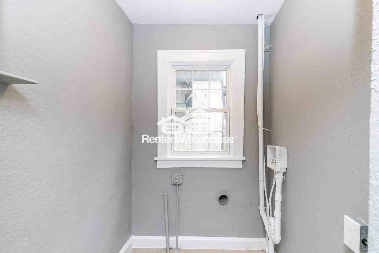 4228 Virginia Ave Apt 1 - Photo 5 of 25