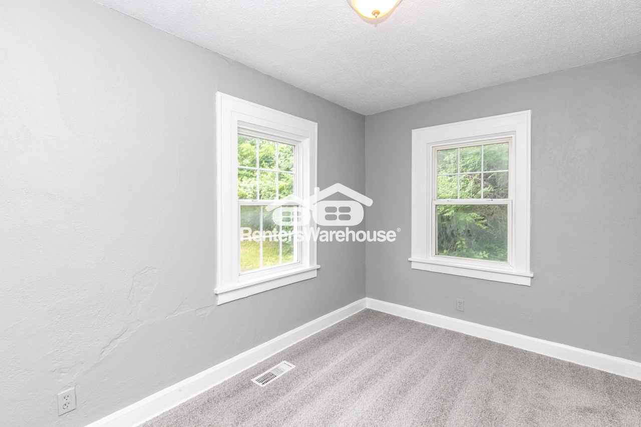 4228 Virginia Ave Apt 1 - Photo 6 of 25