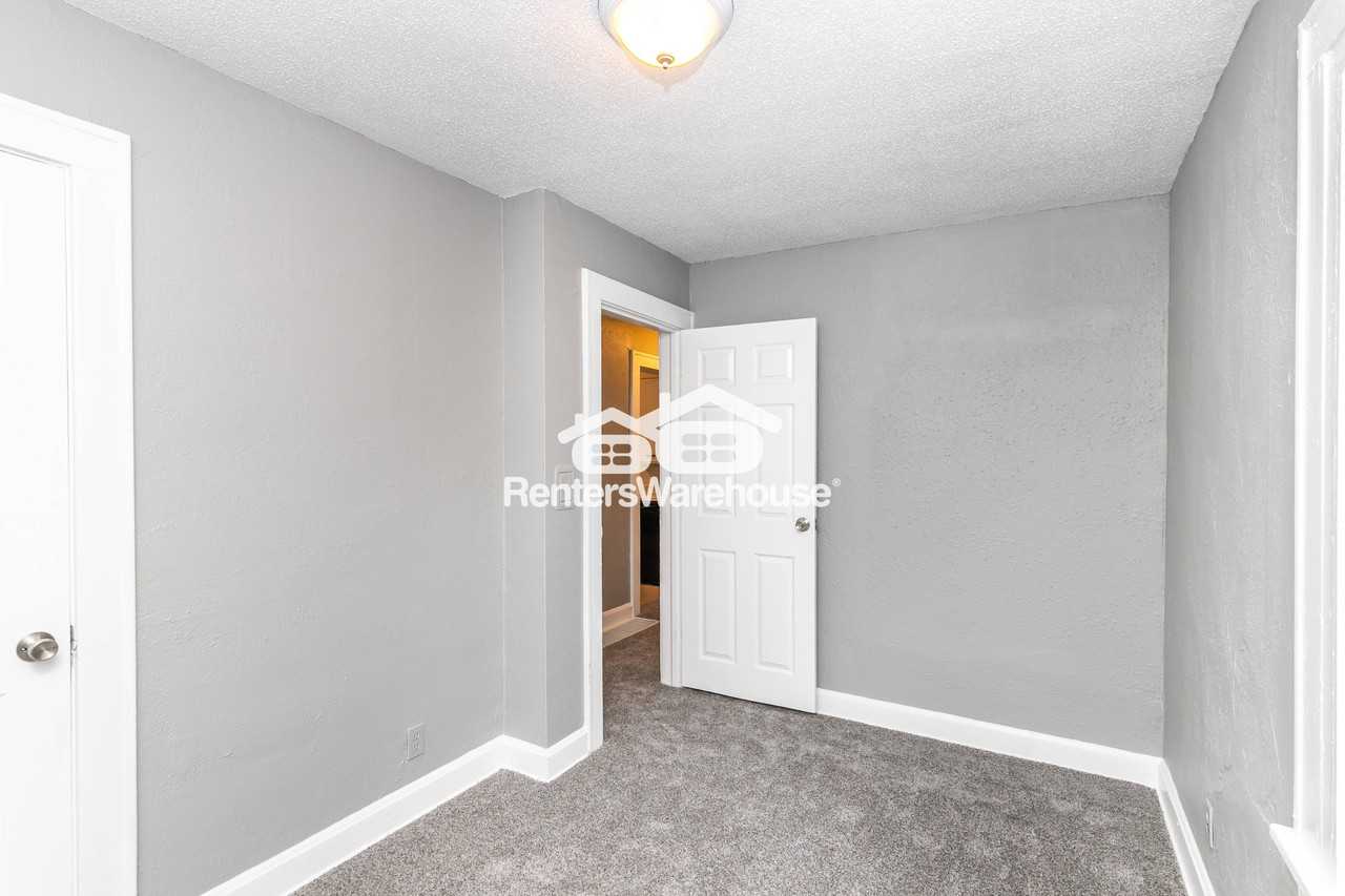 4228 Virginia Ave Apt 1 - Photo 7 of 25